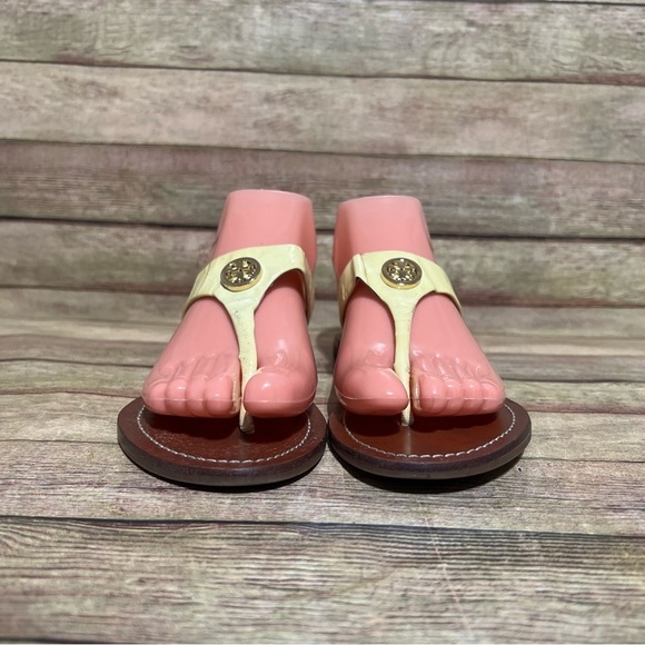 Tory Burch Yellow Patent Leather Cameron Thong Sandals - Picture 4 of 8